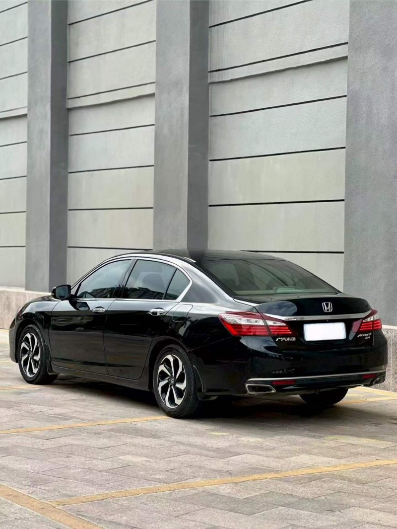 廣州17年本田雅閣3