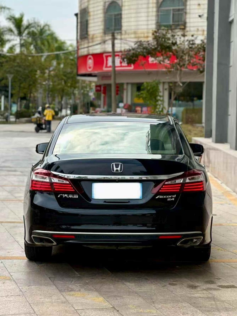 廣州17年本田雅閣4