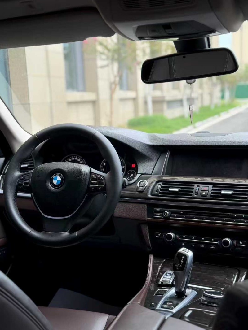 广州16年宝马5系7