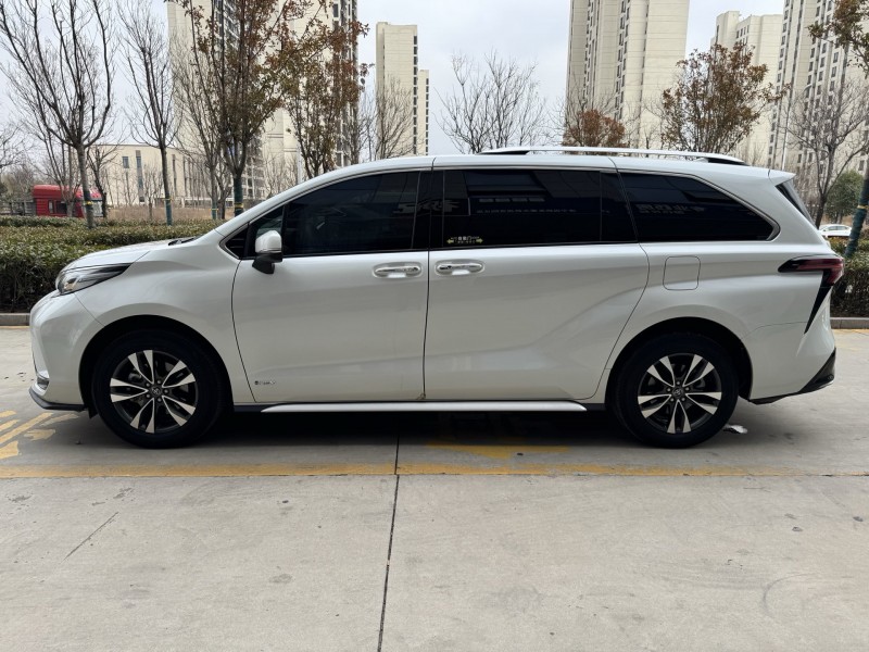 济宁24年丰田格瑞维亚6