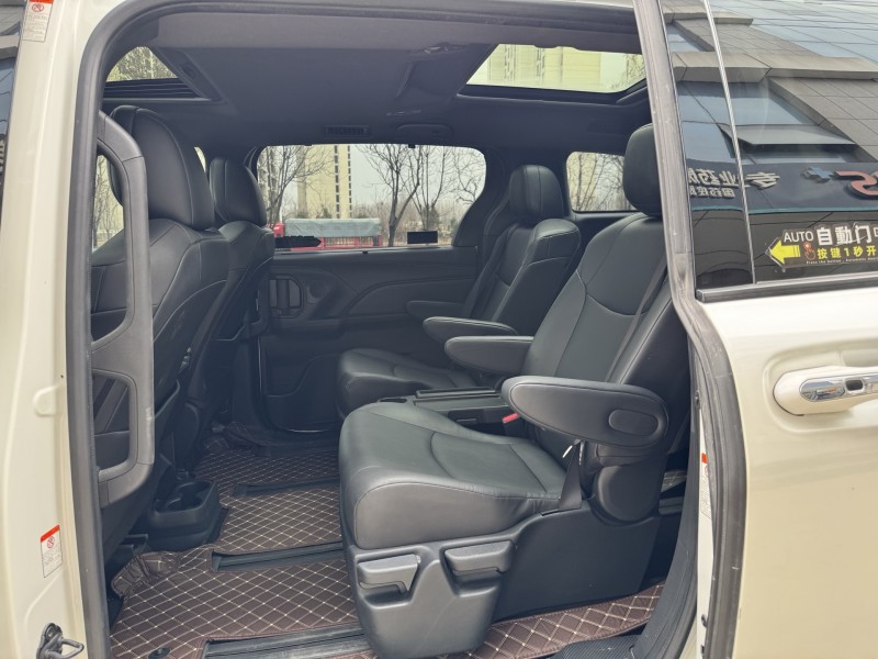 济宁24年丰田格瑞维亚9