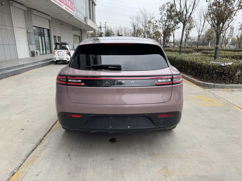 濟寧23年華為智選問界8