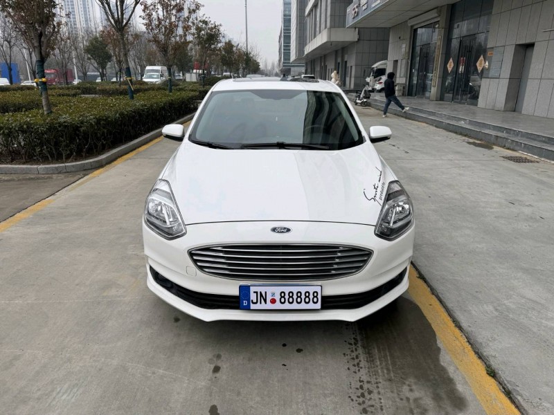 济宁19年福特福睿斯1