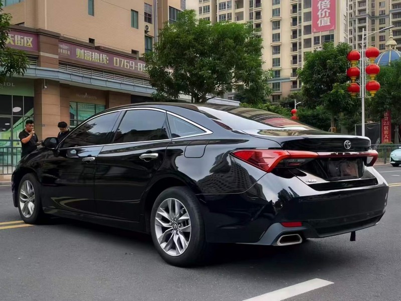 广州22年丰田亚洲龙5