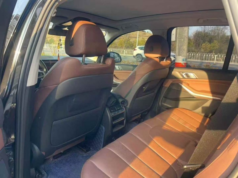 保定21年宝马X56