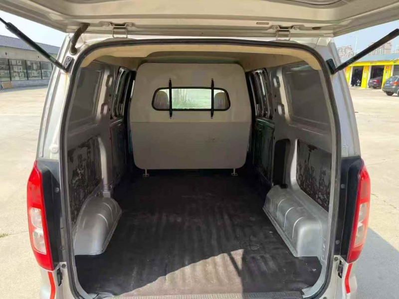 青岛23年五菱汽车宏光4