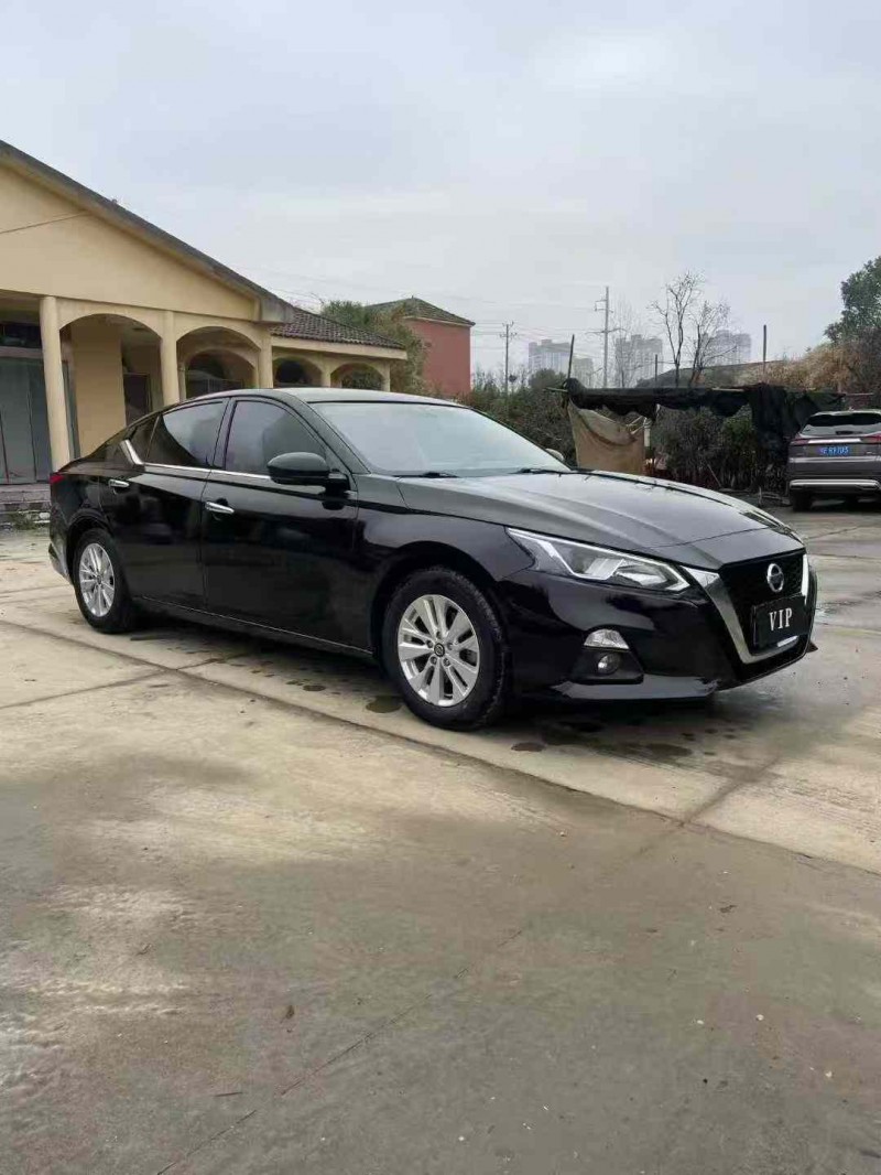 襄阳22年日产天籁2