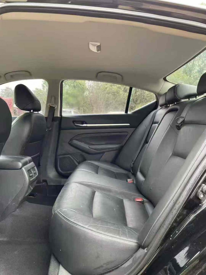 襄阳22年日产天籁7