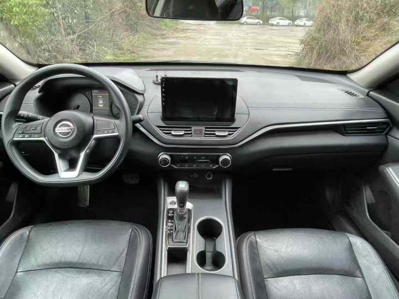 襄阳22年日产天籁8