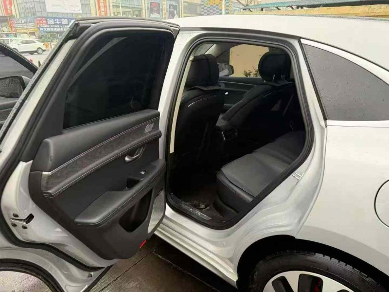 襄阳22年华为智选问界5