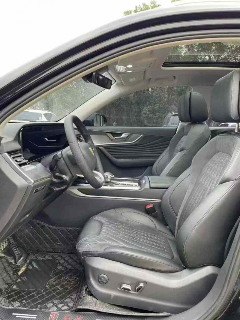 襄阳23年红旗HS54