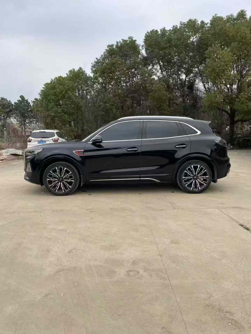 襄阳23年红旗HS56