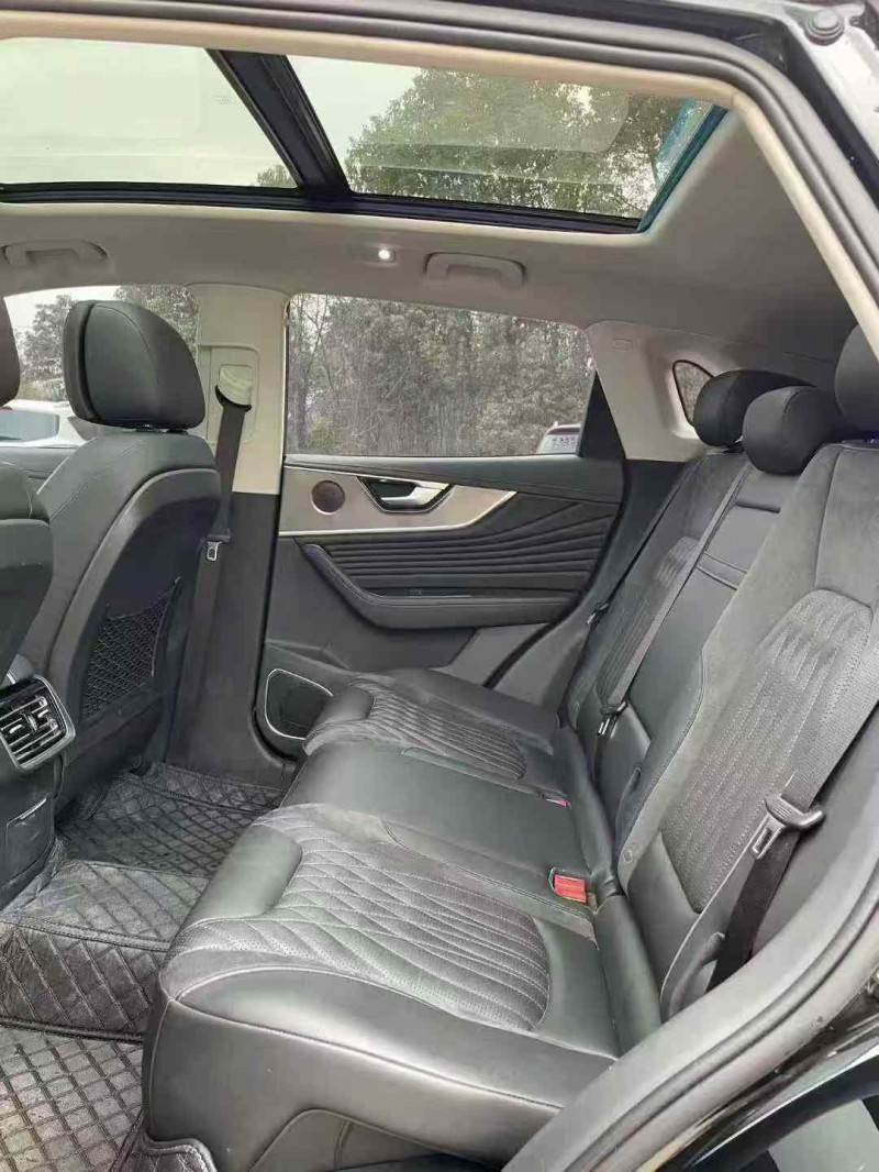 襄阳23年红旗HS58