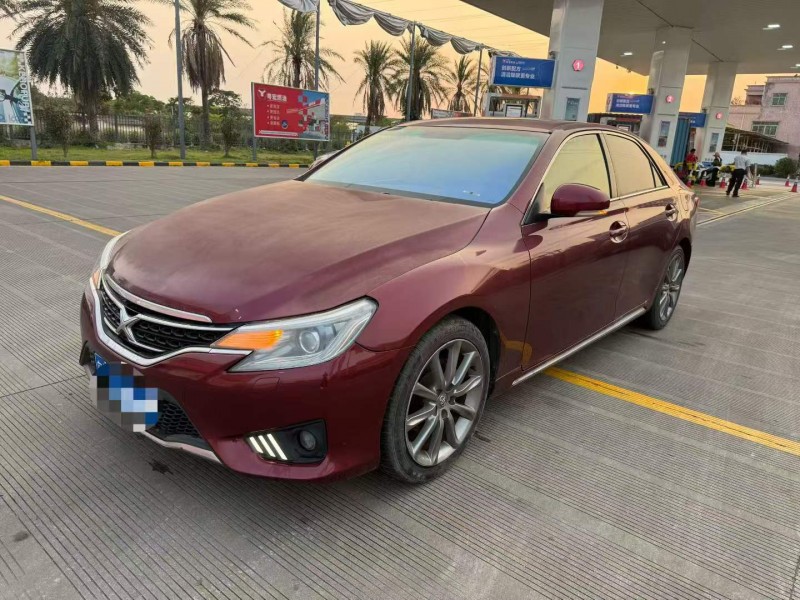 广州17年丰田锐志3