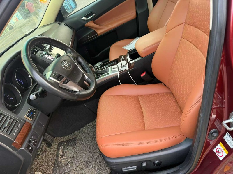 广州17年丰田锐志5