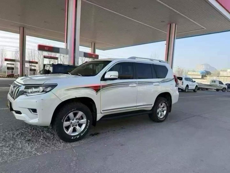 枣庄17年丰田普拉多2