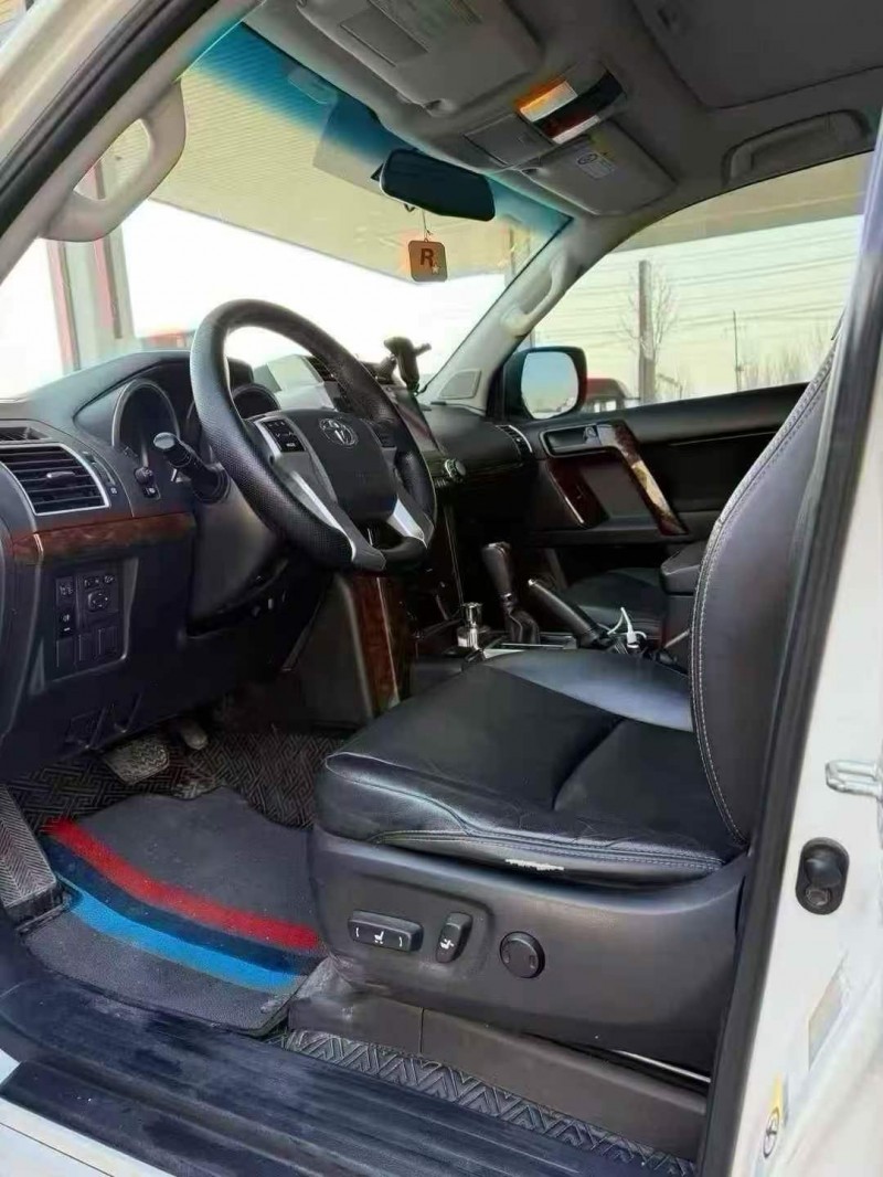 枣庄17年丰田普拉多4