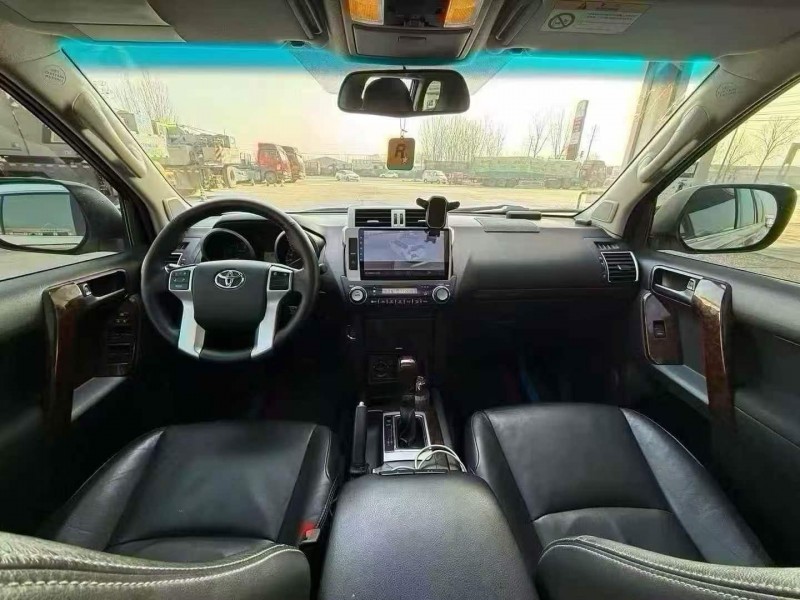 枣庄17年丰田普拉多6