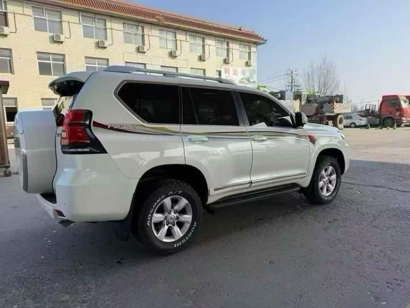 枣庄17年丰田普拉多7