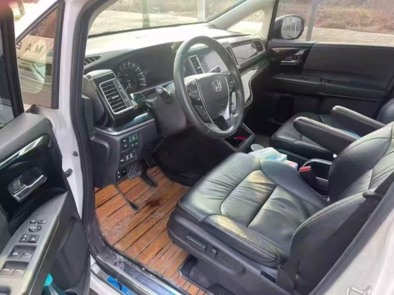 东营19年本田艾力绅4