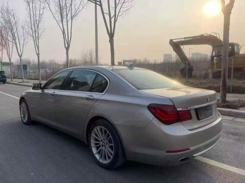 济宁15年宝马7系7
