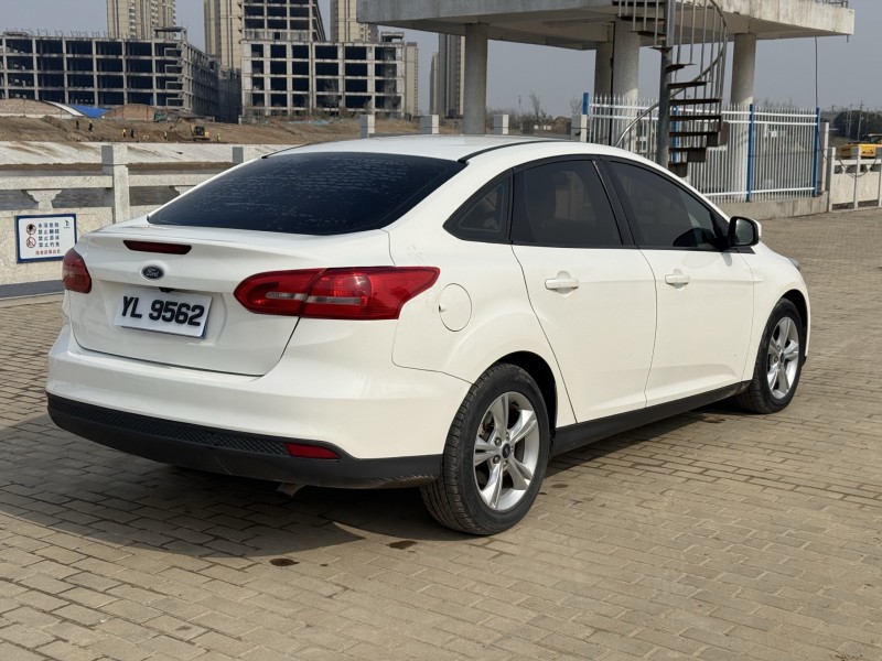 郑州17年福特福睿斯9