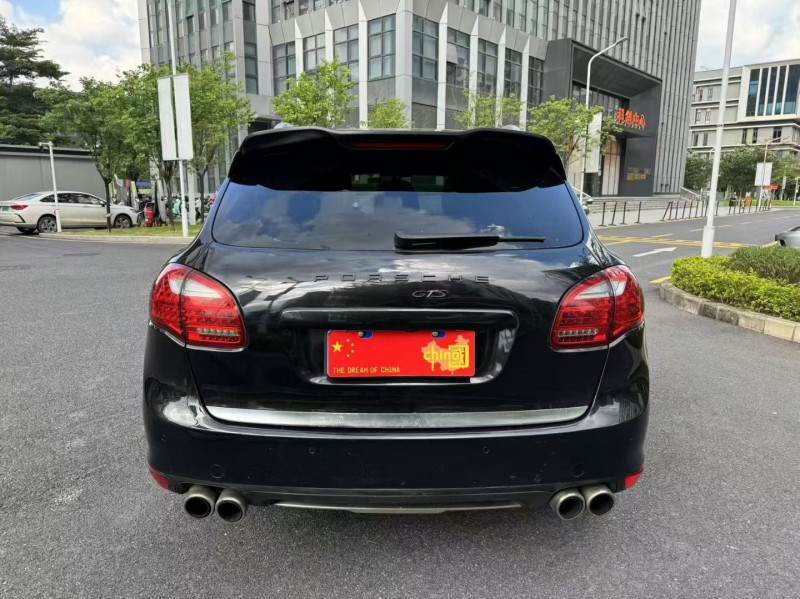 广州13年保时捷卡宴8