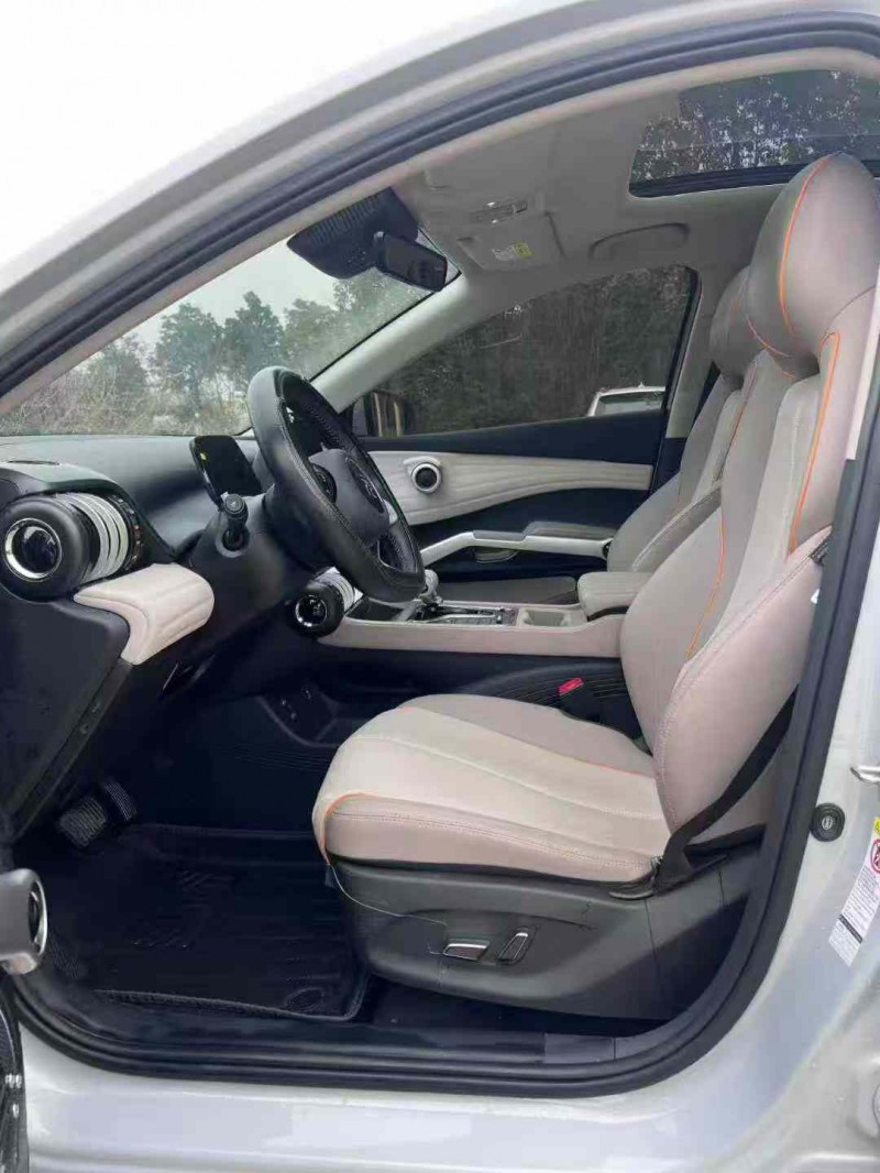 襄阳25年比亚迪元5