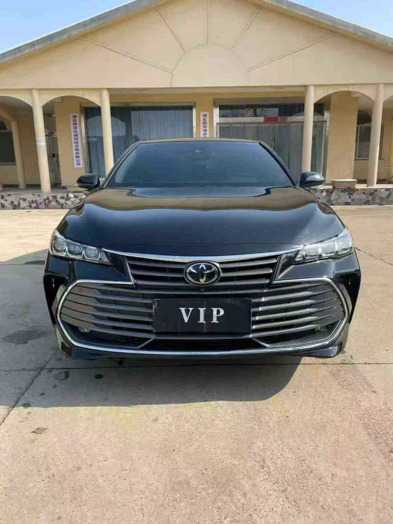 襄阳22年丰田亚洲龙1