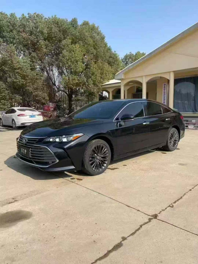 襄阳22年丰田亚洲龙5