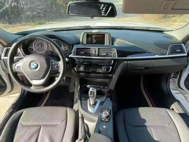 襄阳16年宝马3系8