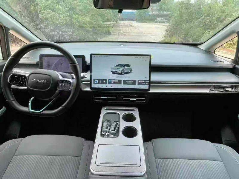 襄阳25年传祺埃安Y8