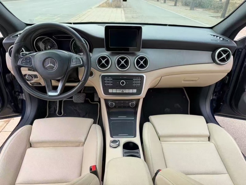 枣庄17年奔驰CLA6