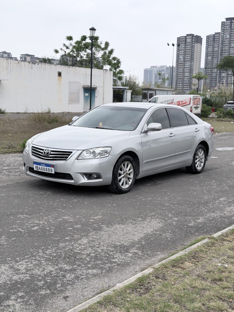 南宁10年丰田凯美瑞3