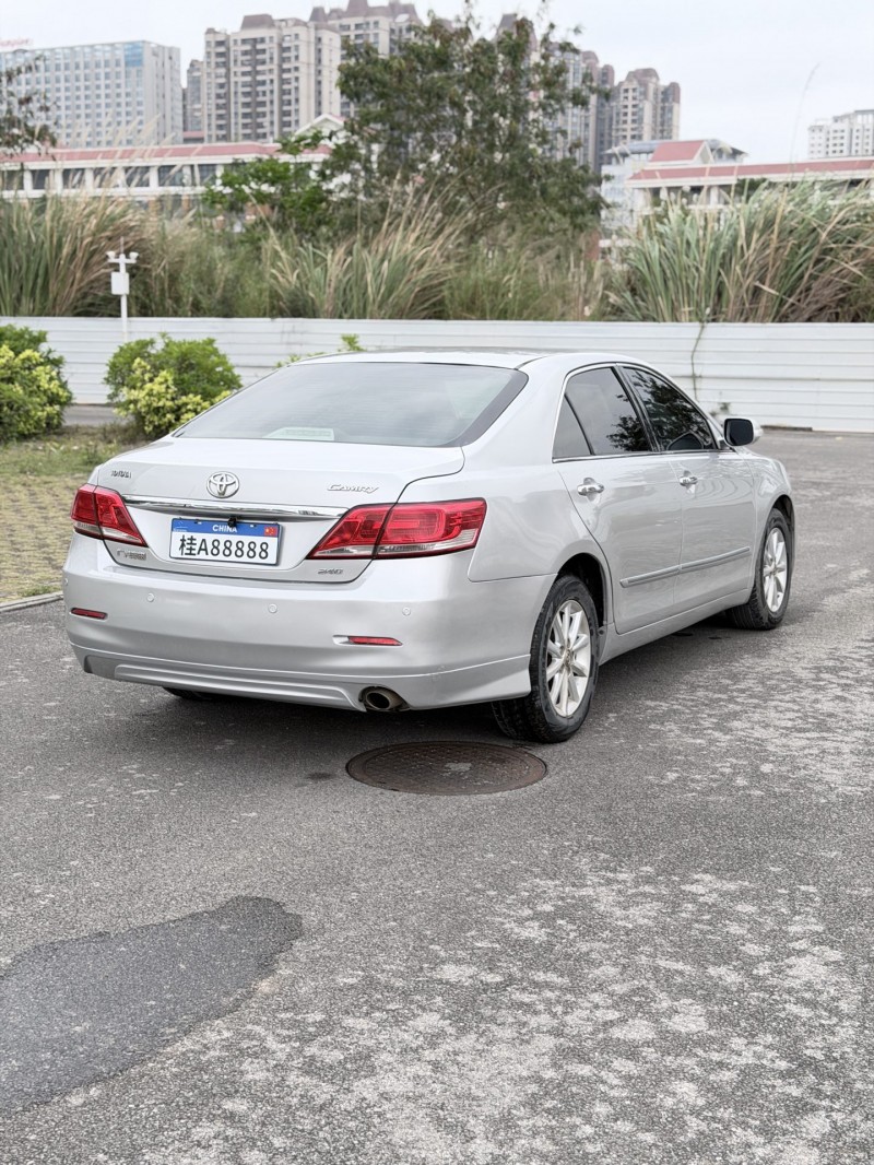 南宁10年丰田凯美瑞8