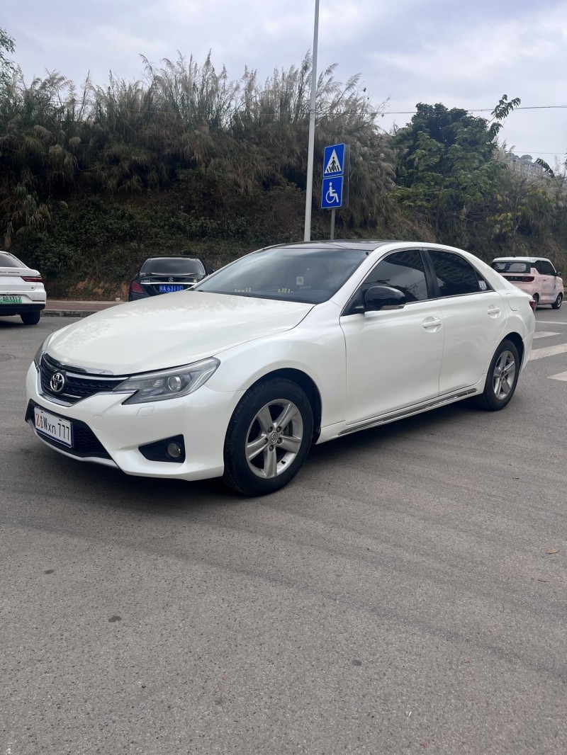 南宁14年丰田锐志3