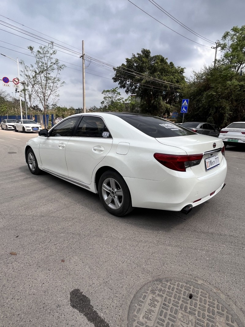 南宁14年丰田锐志9