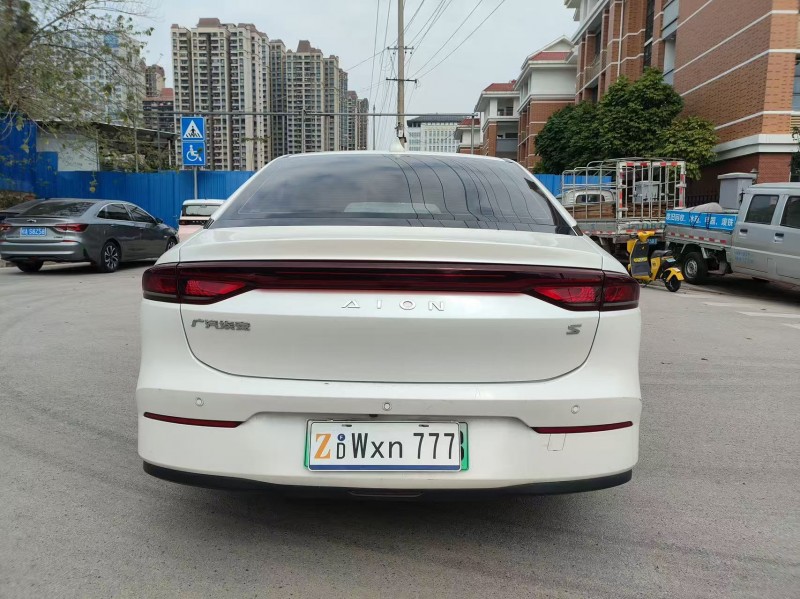 南宁22年传祺埃安S4