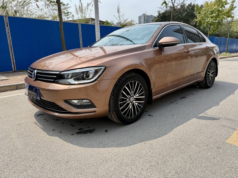 南宁16年大众凌渡2