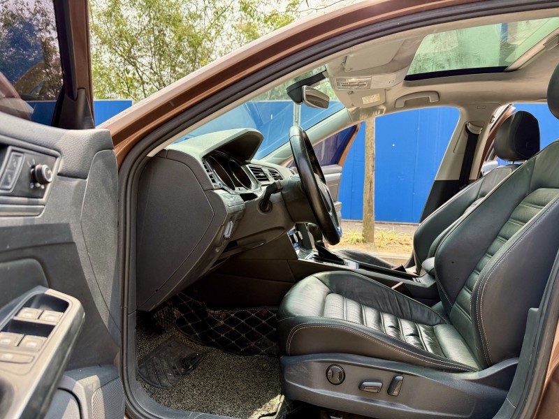 南宁16年大众凌渡8