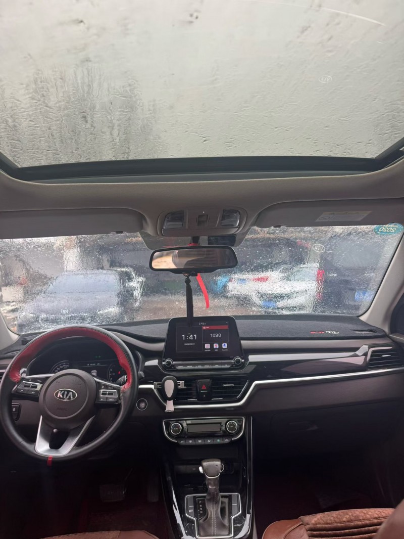 鹤壁19年起亚智跑7