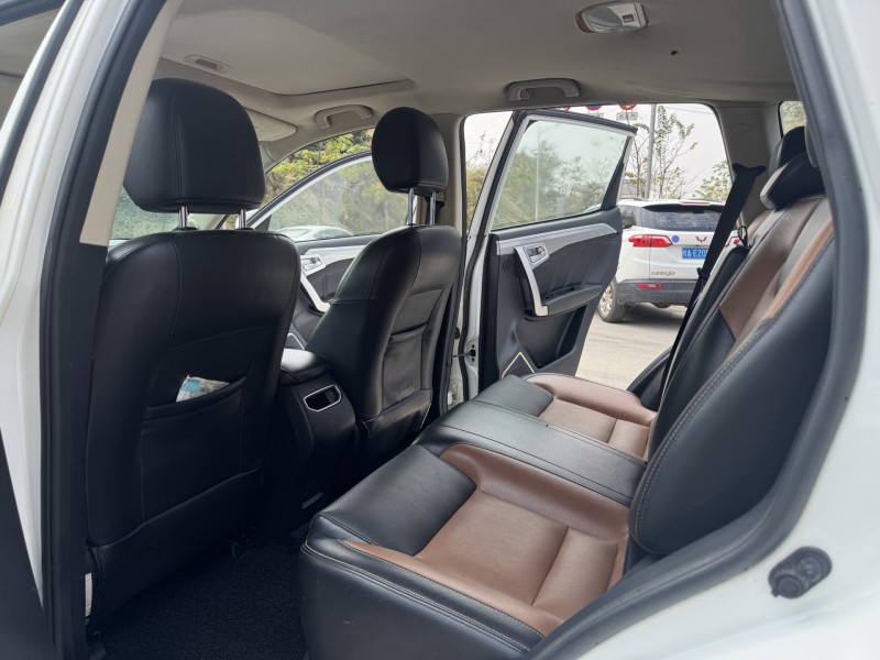 南寧16年吉利遠景3