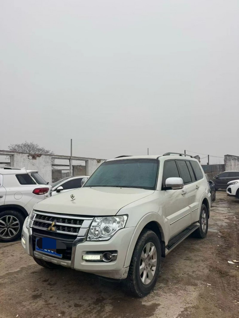 鹤壁20年三菱帕杰罗2