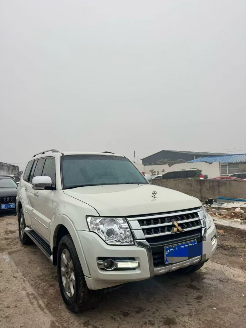 鹤壁20年三菱帕杰罗3