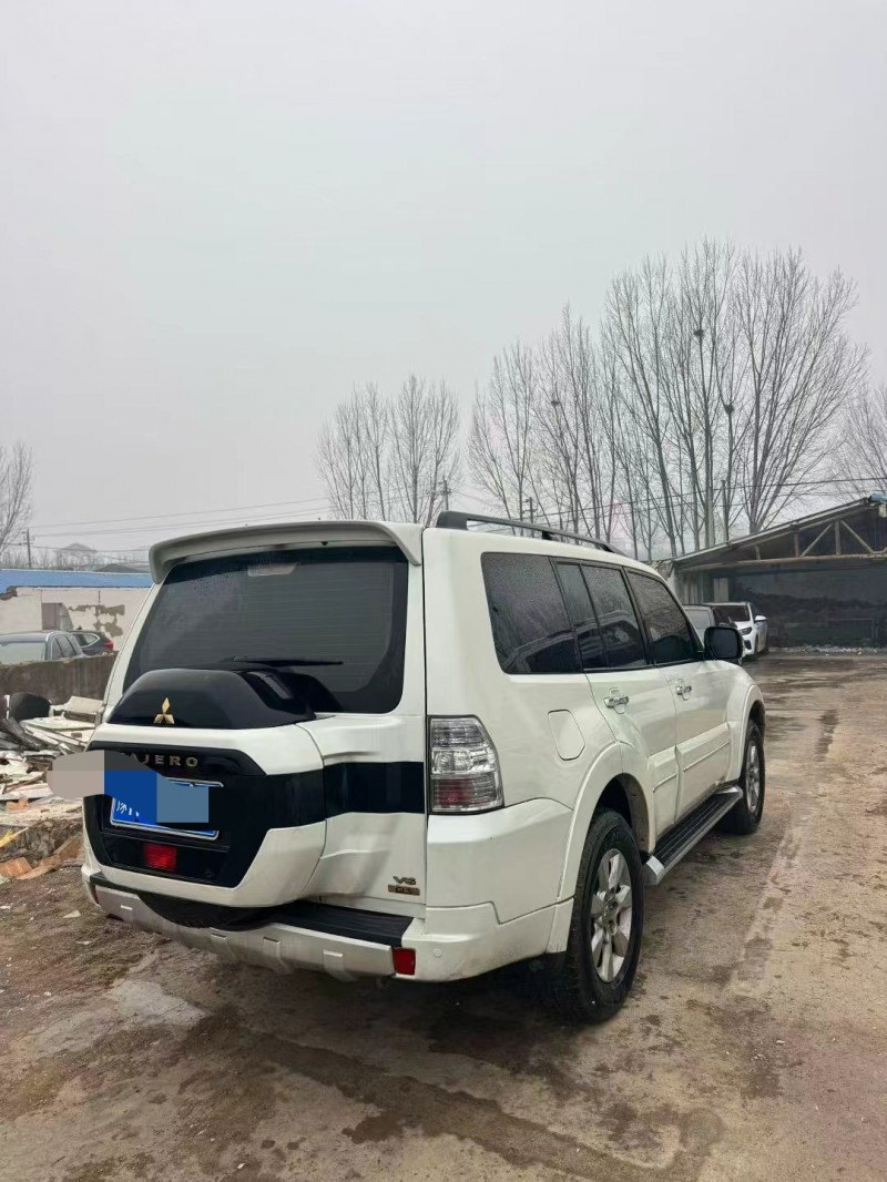 鹤壁20年三菱帕杰罗4