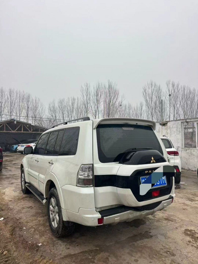 鹤壁20年三菱帕杰罗5