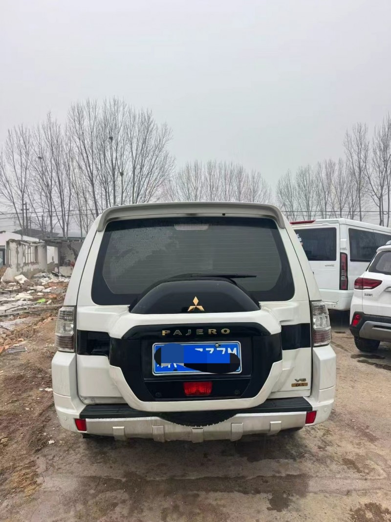 鹤壁20年三菱帕杰罗6