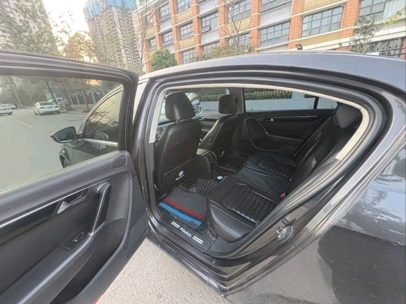 南宁12年大众迈腾4