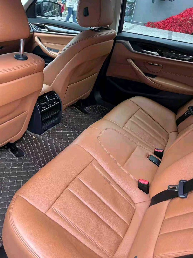 广州17年宝马5系4