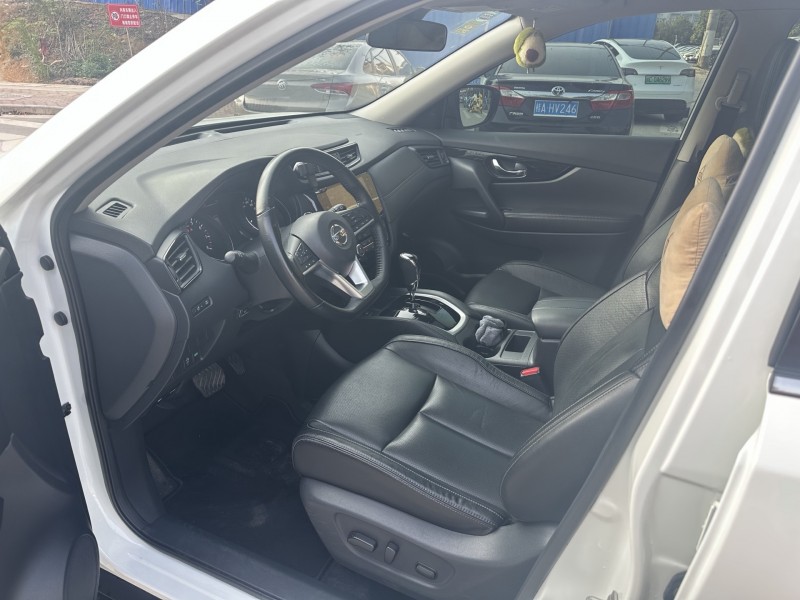 南宁19年日产奇骏3